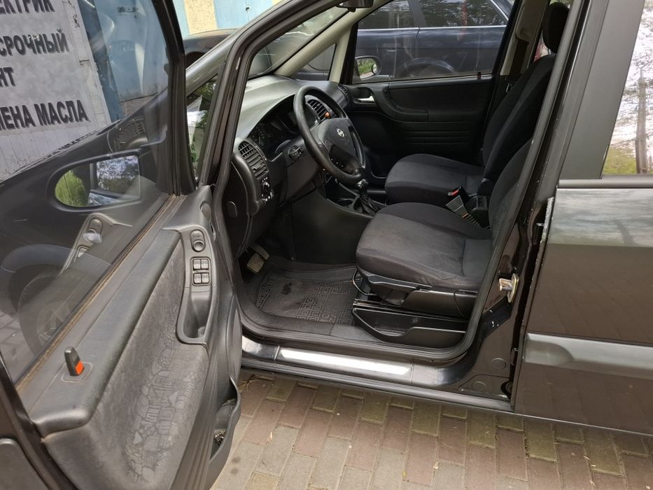 Продаю опель зафира а  1.8