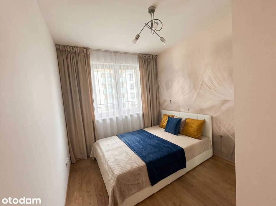 Bezpośrednio, duży balkon, komórka, miejsce postojowe - do wejścia