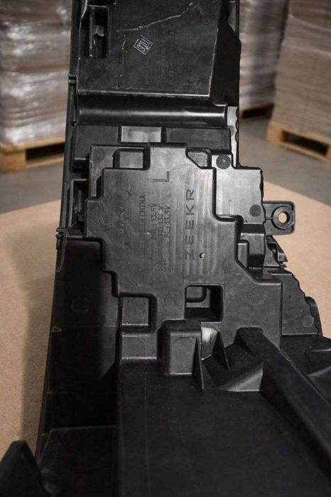 фари  Zeekr 7x matrix LED