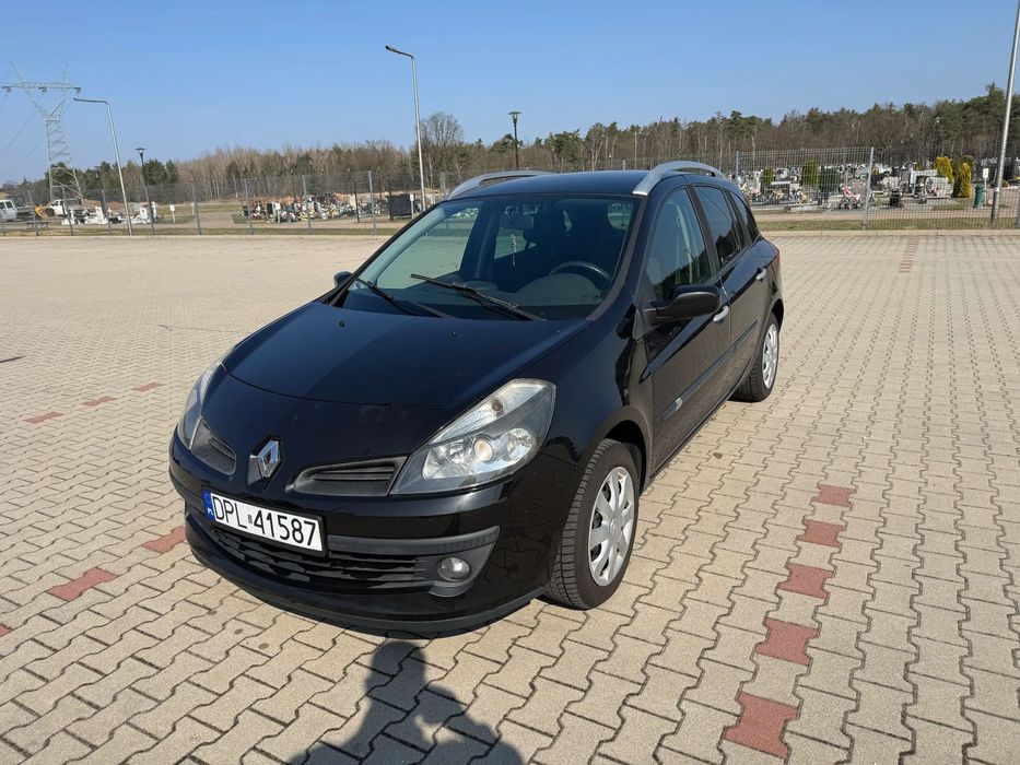 Renault Clio - dwa komplety kół, czujniki parkowania, klimatyzacja sprawna