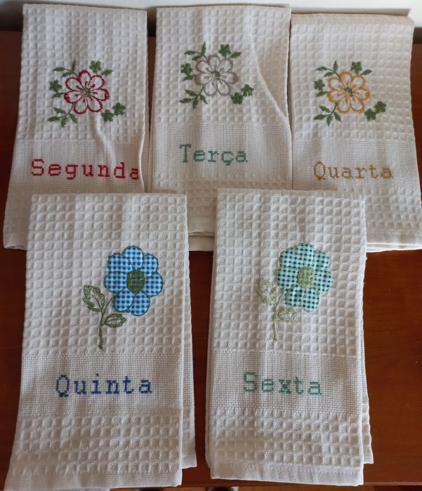 Panos de cozinha bordados