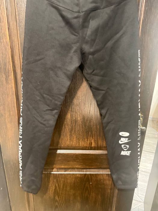 Продаю костюм найк