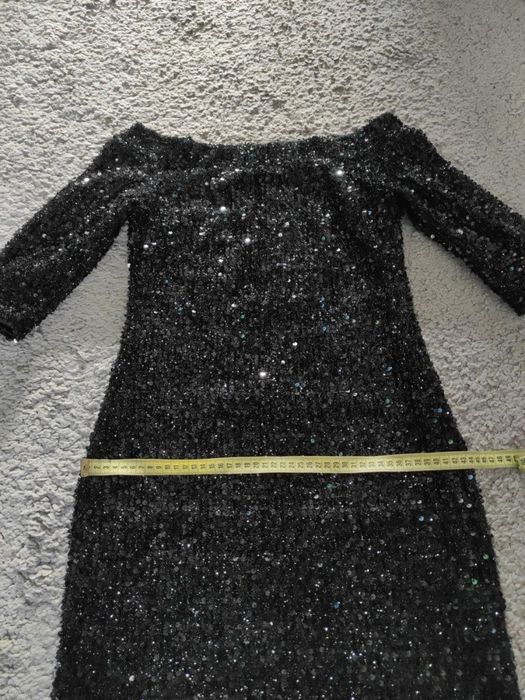 Маленька чорна вечірня сукня