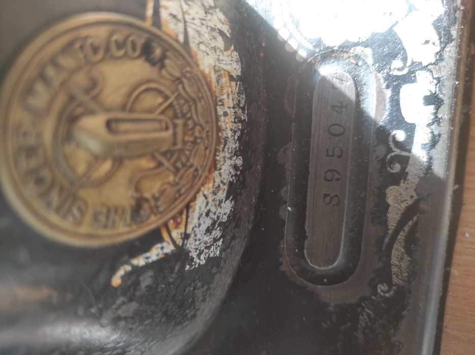 Швейна машина Singer