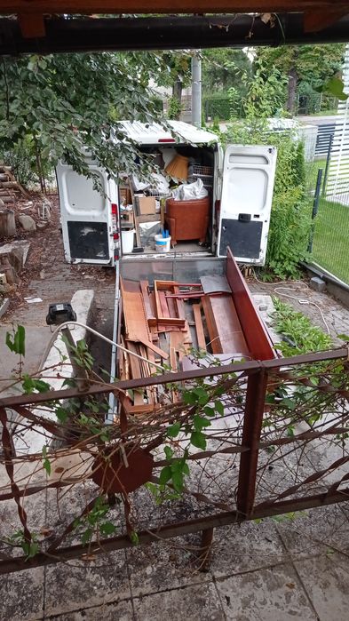 Opróżnianie sprzątanie domów piwnic mieszkań strychów