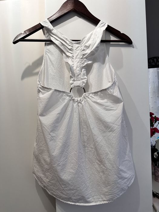 Top z haftem stradivarius