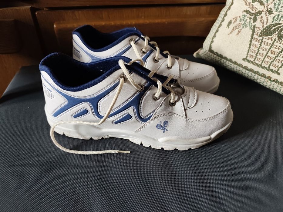 Buty do tenisa firmy JUNOPOL