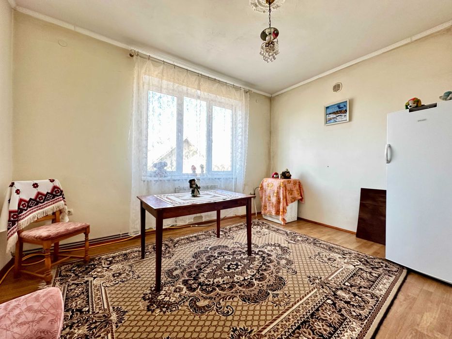 Продається просторий цегляний будинок поруч з м.Дрогобич