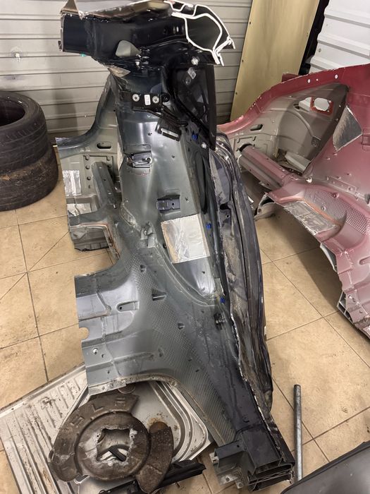 Tesla model s задняя часть, ветровик