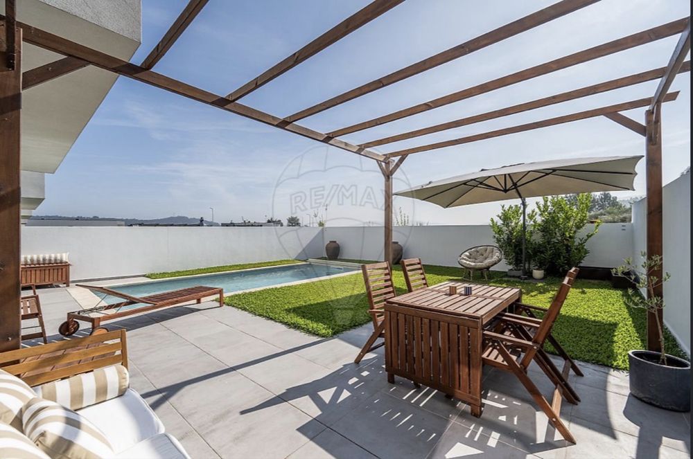 Moradia T4 (com Piscina)