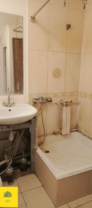 Здається частина будинку 5000грн.