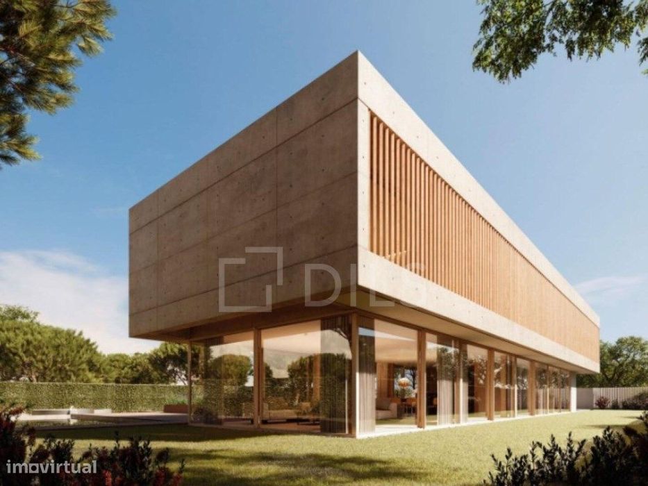 Moradia T4 Cascais e Estoril, em construção com amplo terreno