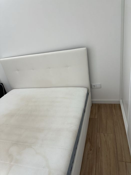 Cama (colchao e estrado)