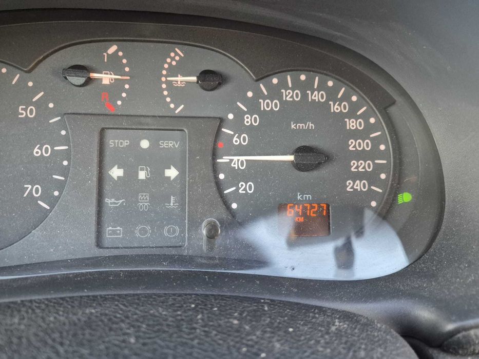Renault Clio 1.2 RXE ano 2000