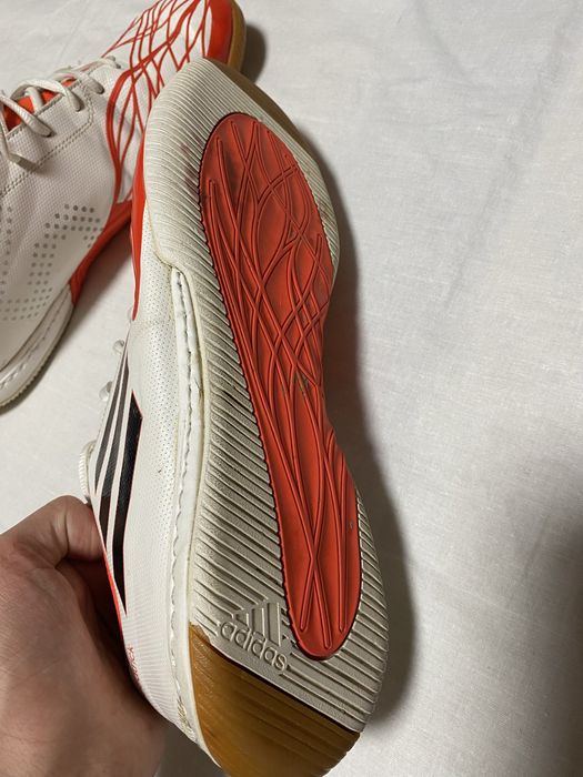 Футзалки adidas білі