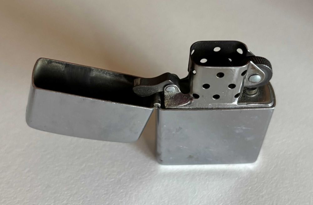 Isqueiro Zippo - €15 com portes incluídos