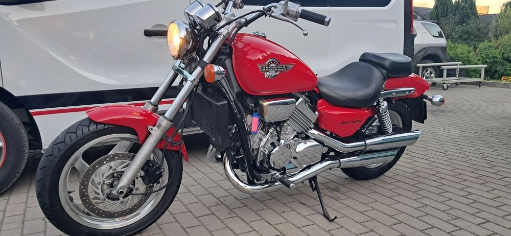 Honda VF 750 C Magna