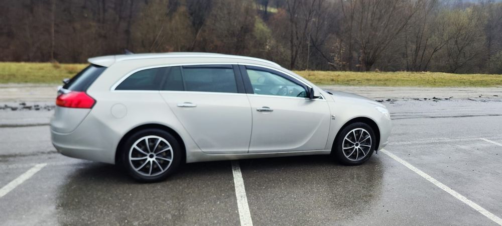 Opel     Insignia