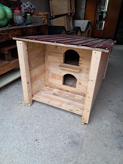 Продам будки для собак.