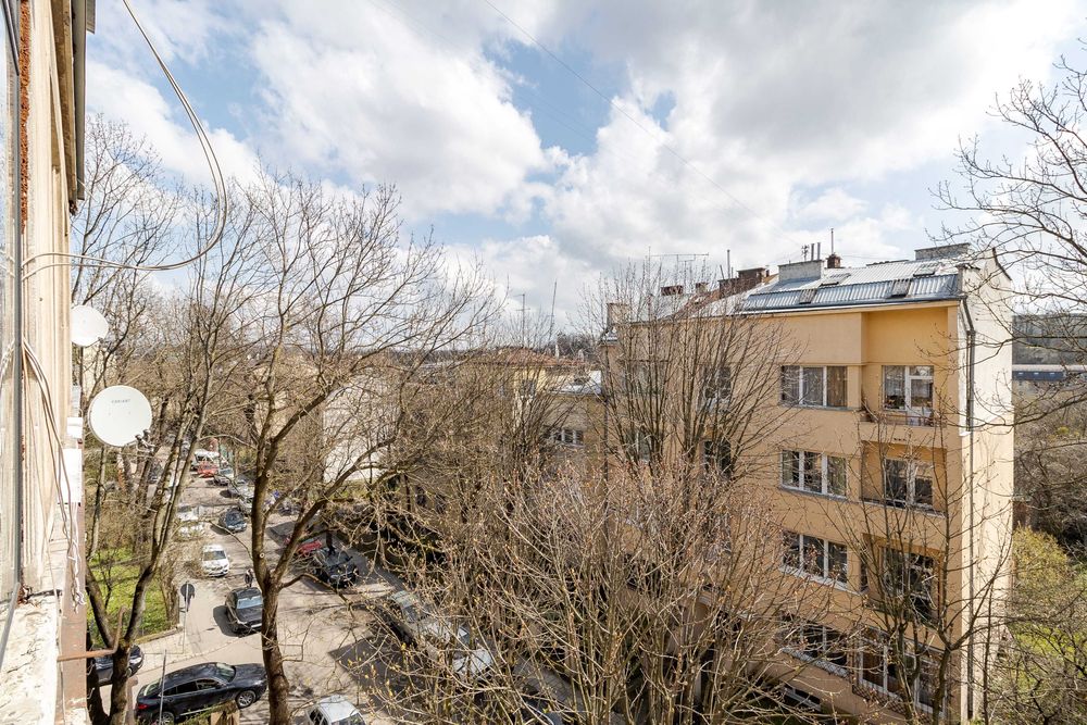4-кімнатна квартира на продаж у Львові біля центру