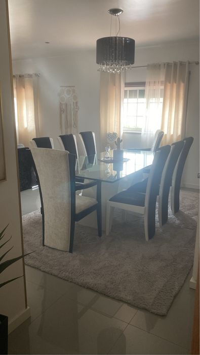 Set of 8 armchairs at a very good price and in good condition! In velvet64552475046529121