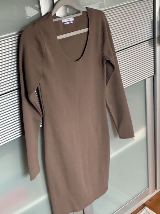 Nowa sukienka Reserved M