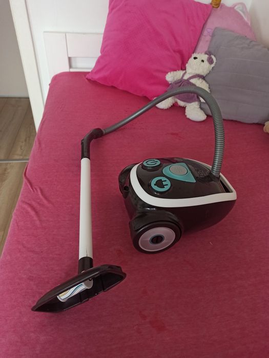 Interaktywny odkurzacz firmy Smoby
