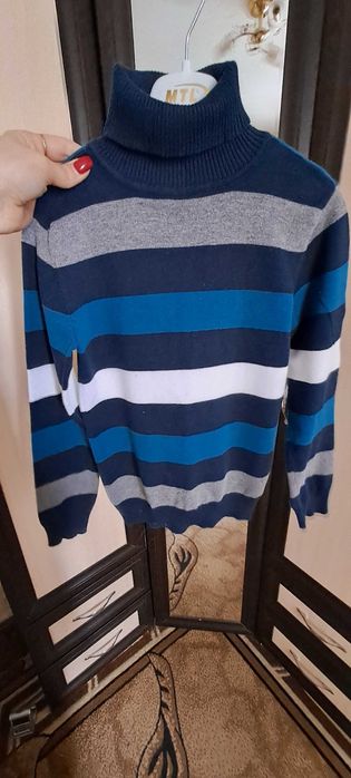 Гольфи, светри (різні моделі)