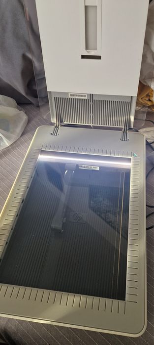 Skaner HP Scanjet 3800 z nakładką na slajdy