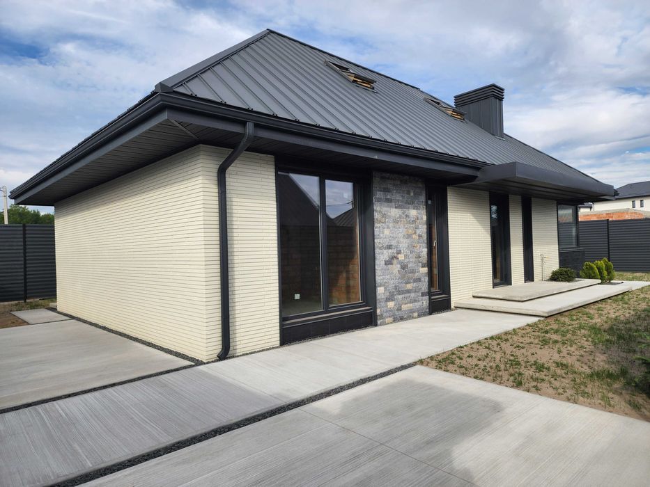 Від забудовника! Продам будинок, газ, світло, вода. Телефонуйте.