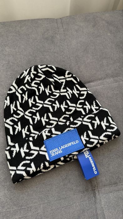 Продам зимнюю шапку Karl Lagerfeld оригинал