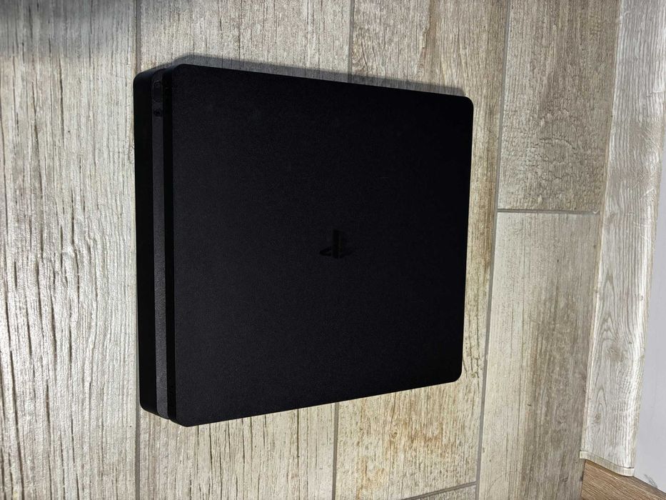 Konsola PlayStation 4 Slim (PS4)