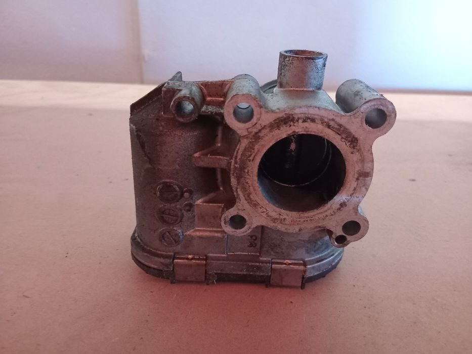Corpo de admissão smart fortwo 450 gasolina.