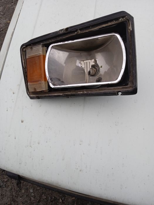 Фара ВАЗ 2104 правая без стекла