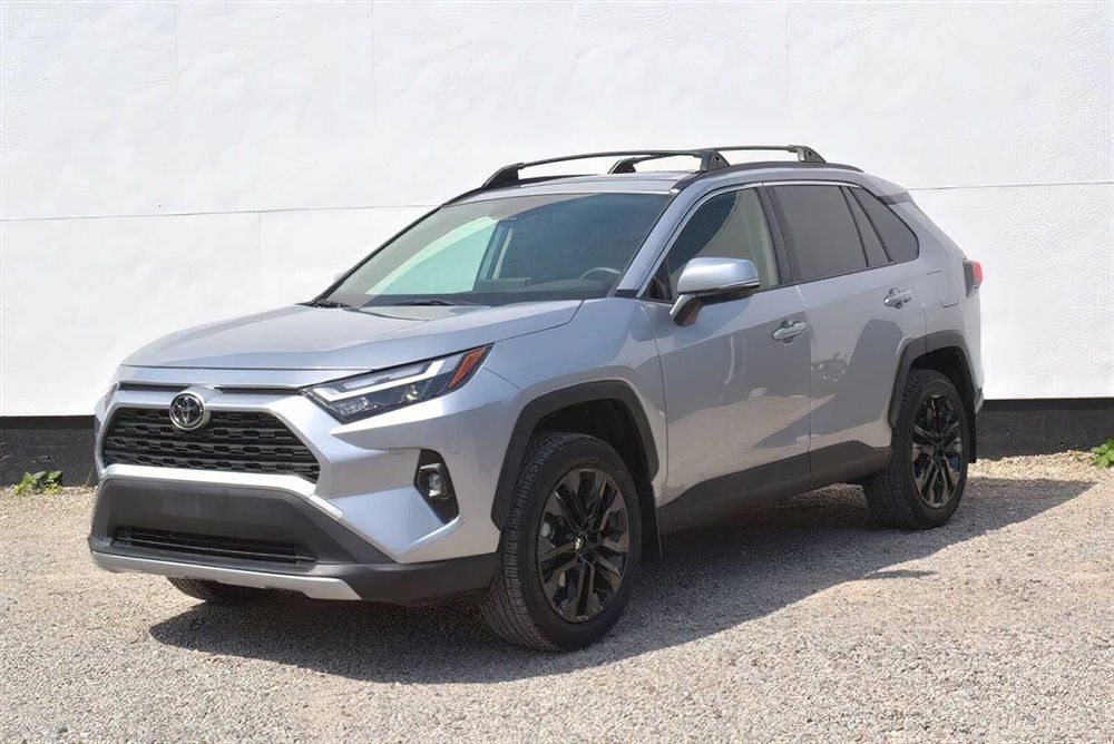 Toyota RAV4 XLE Premium      2024