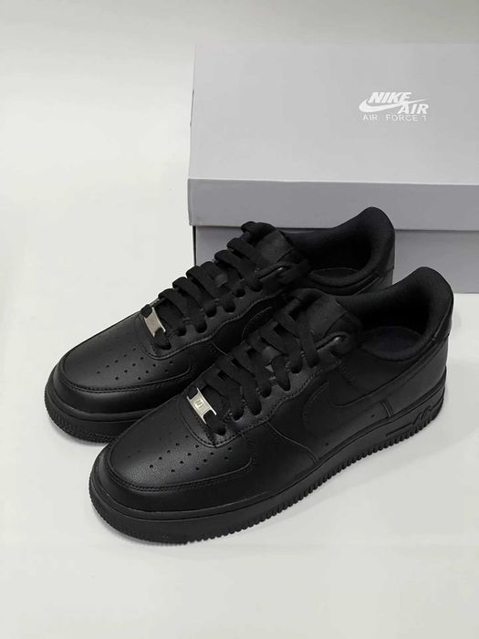 Nike Air Force 1 Low Czarny r.37.5