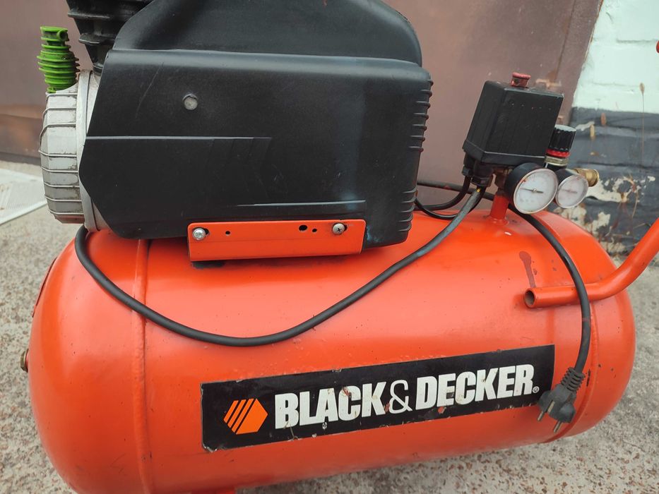 Компресор BLACK DECKER 50L воздушний