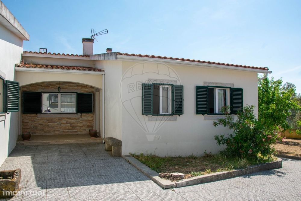 Moradia T4 para venda