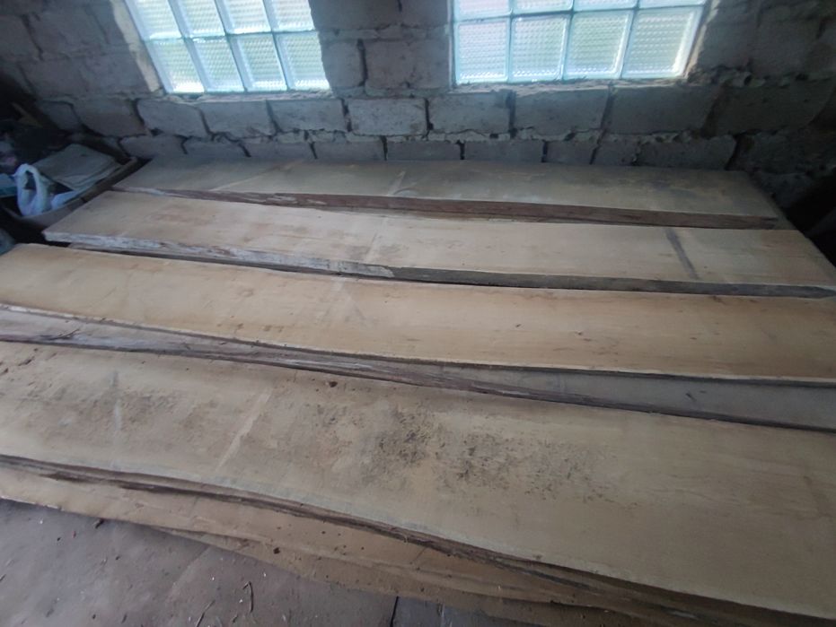 Дошка дубова необрізна суха