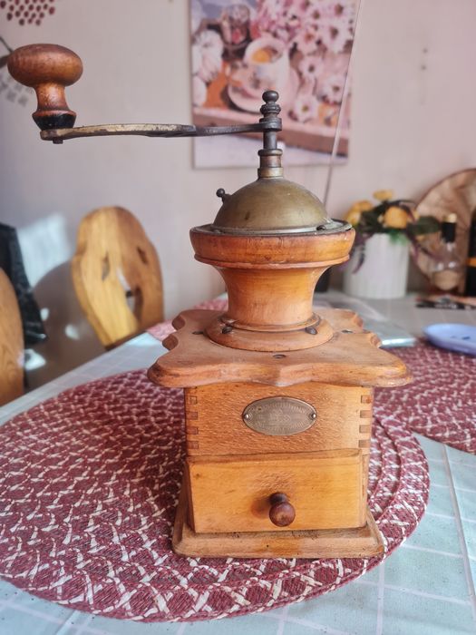 Кавомолка антикварна