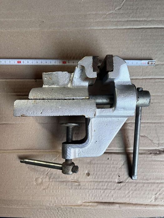 Тиски лещата тиски