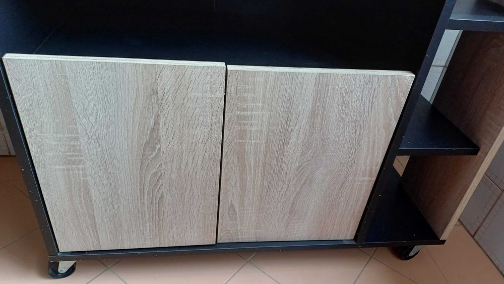 Movel de apoio com rodas