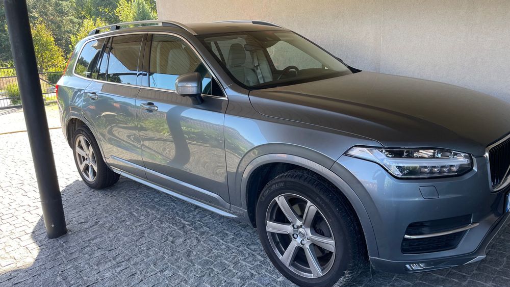Автомобиль Volvo XC90