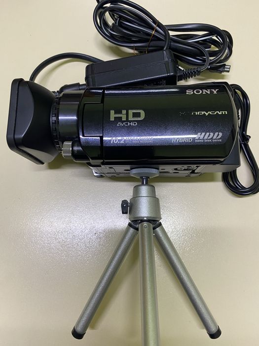 Цифровая видеокамера Sony Handycam HDR-SR11