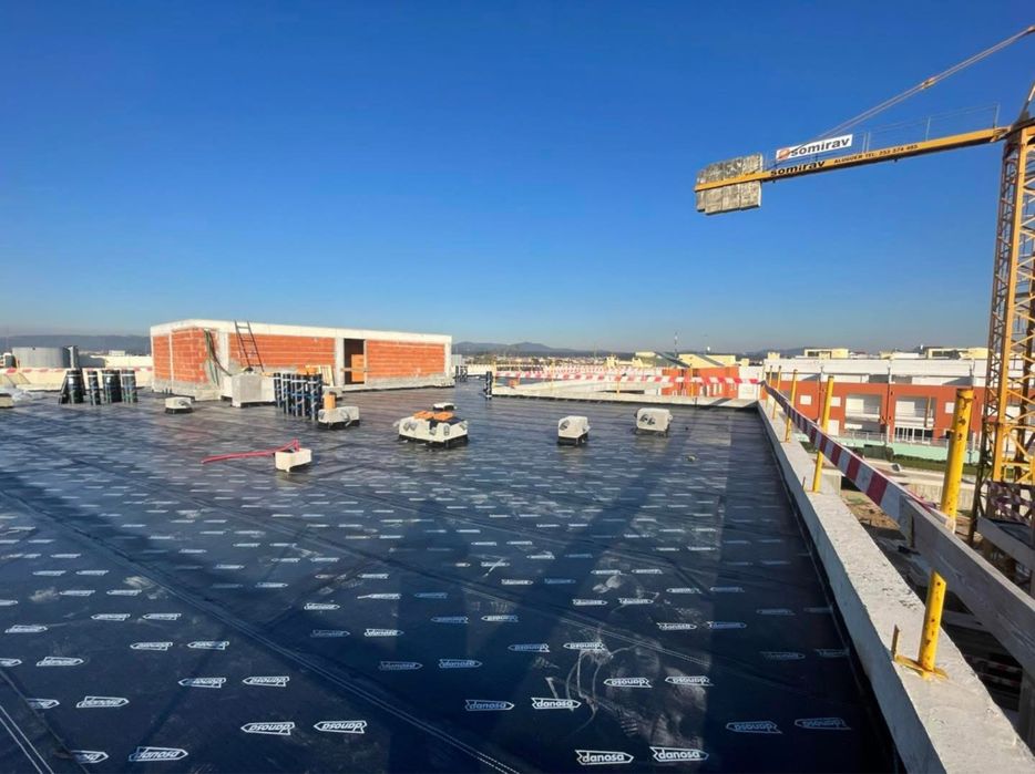 Procuro trabalhos de impermeabilização zona de braga