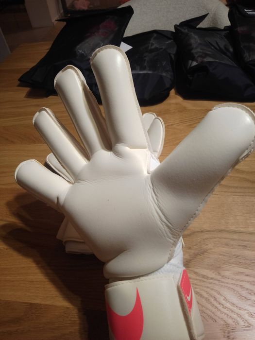 Rękawice bramkarskie Nike grip 3. R.9