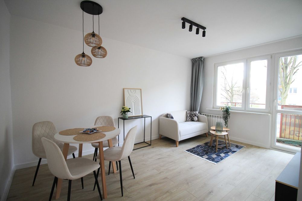 Prywatnie, po generalnym remoncie, 2 pokoje,balkon,przy Galerii Fordon