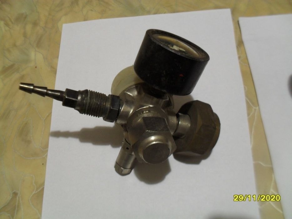 Кислородный редуктор с манометром: 700 грн. - Кліматичне обладнання ...