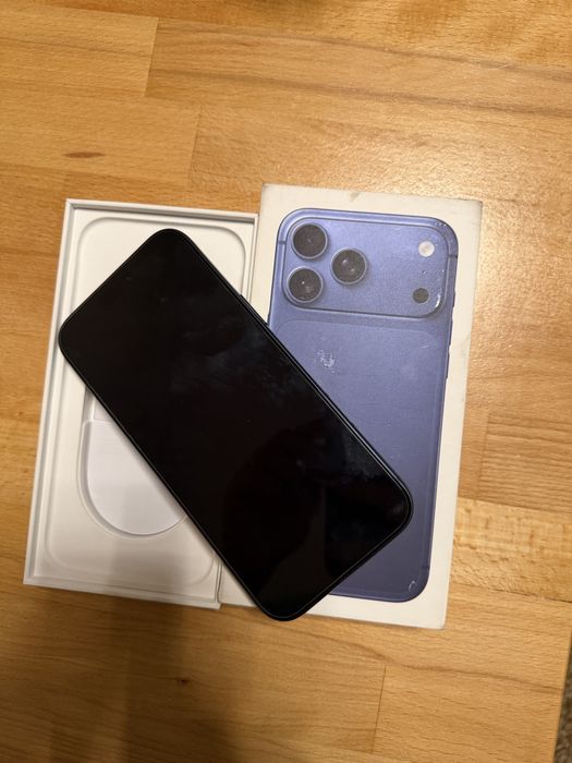 Vendo/Troco iPhone 17 Pro Max - 100% bateria