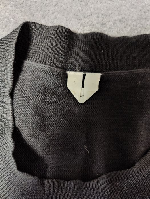 Super wełniany klasyczny sweterek ARKET rozm L